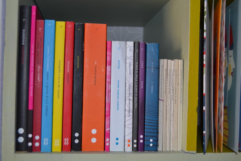Bed And Book Giusino Bed and Breakfast Palermo Buitenkant foto