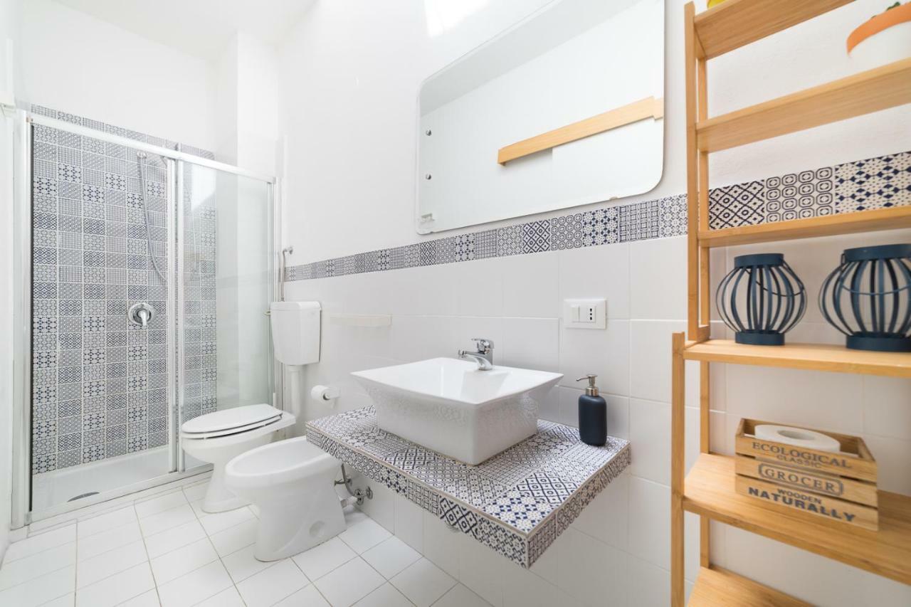 Bed And Book Giusino Bed and Breakfast Palermo Buitenkant foto
