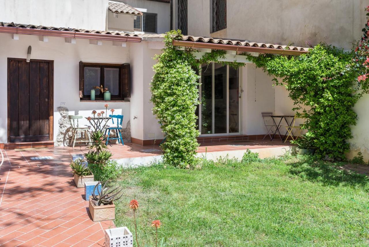 Bed And Book Giusino Bed and Breakfast Palermo Buitenkant foto